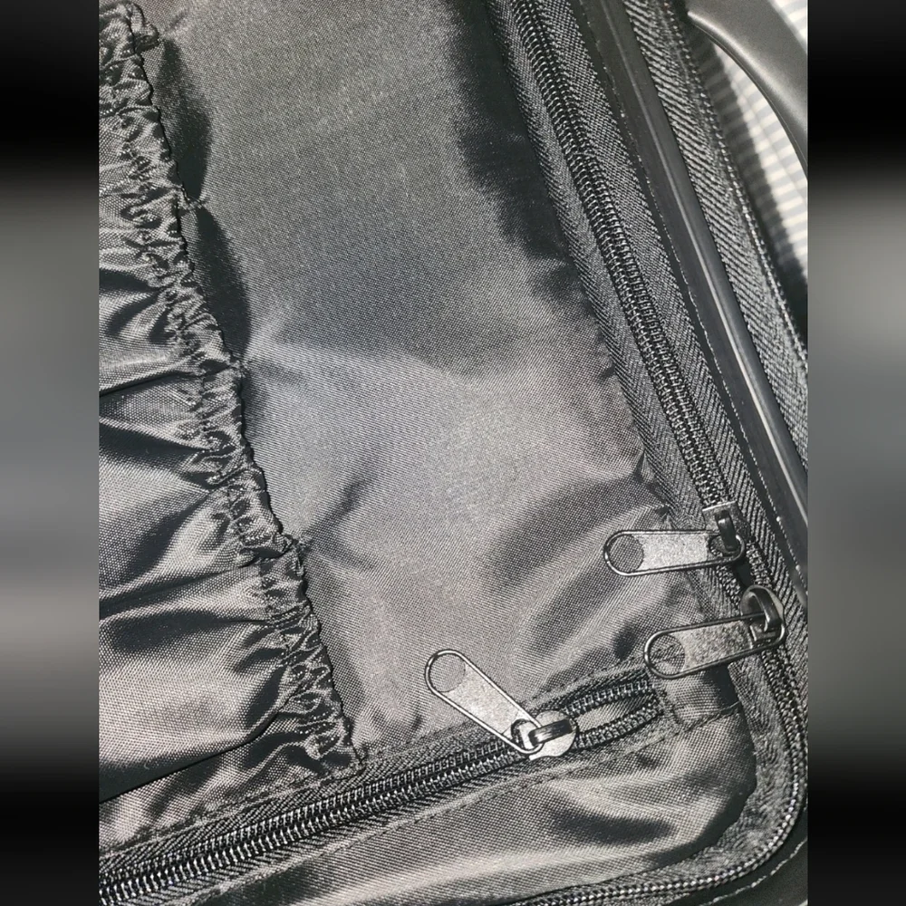 Stylish Black and White Hardshell Makeup Bag NEW